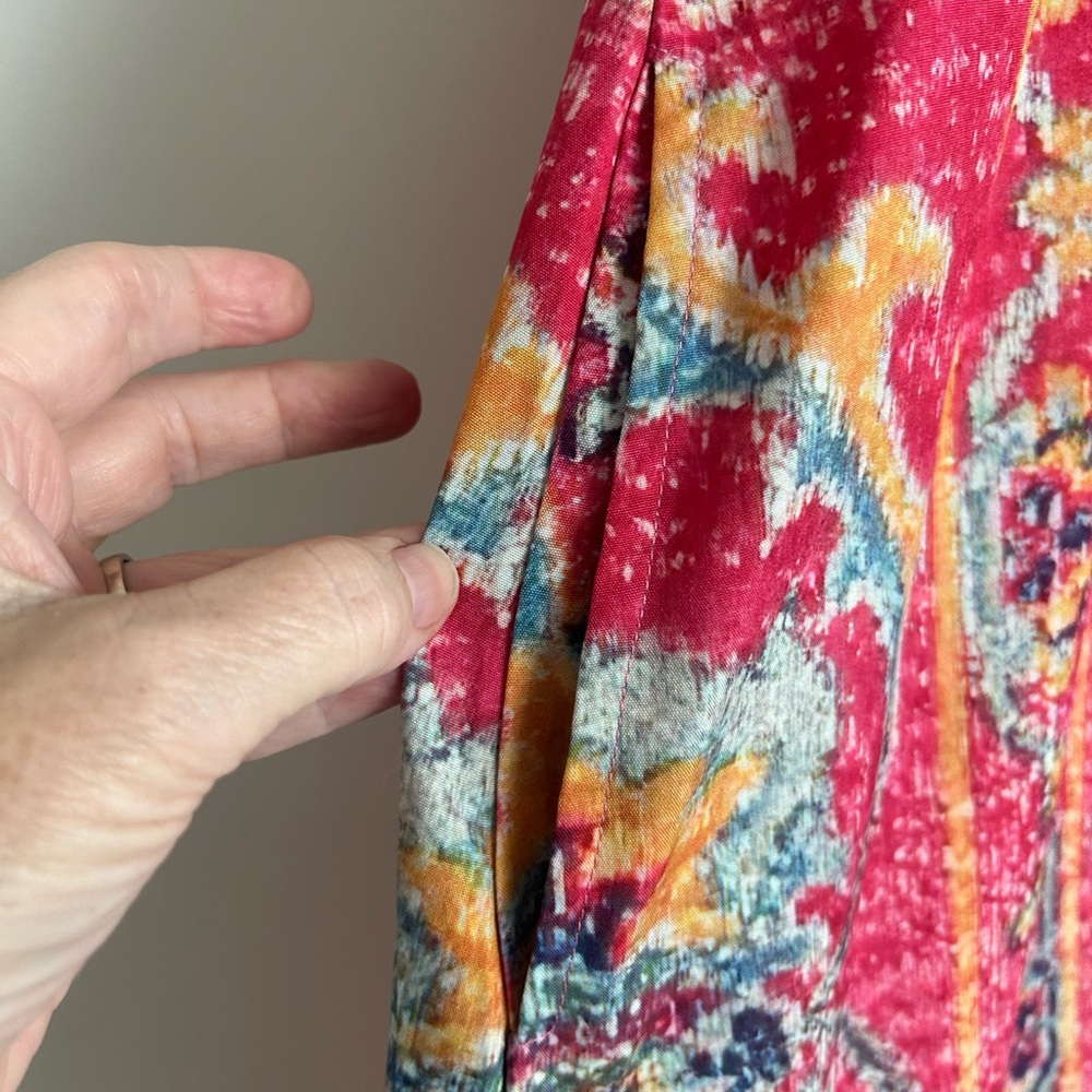 Size large boutique midi dress with sleeves - Picture 3 of 3